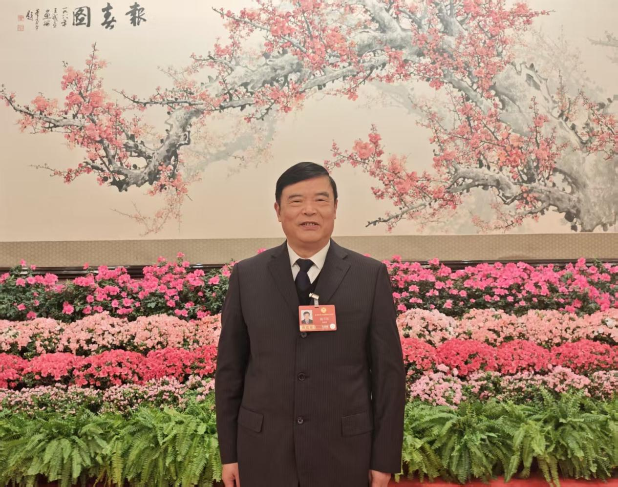 施卫东.png